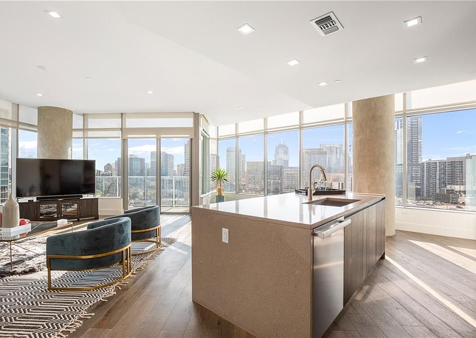 1st image of 501 West Avenue #1507