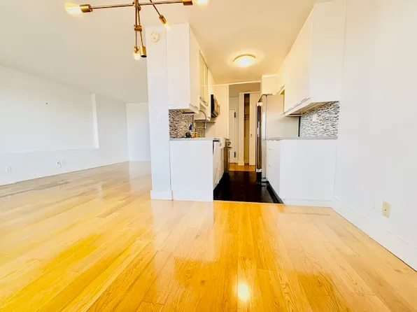 100 West 93rd Street image 7 of 25