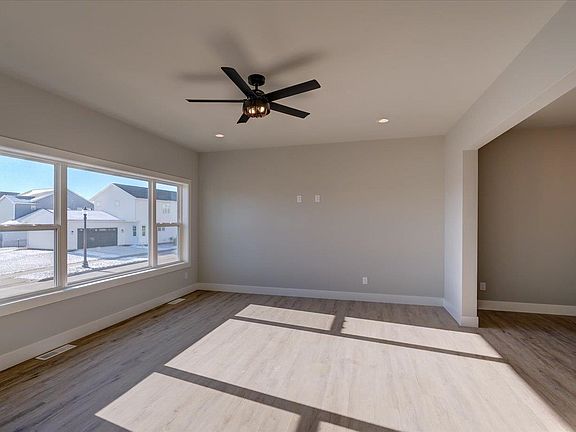 4th image of 4852 Romaine Rd