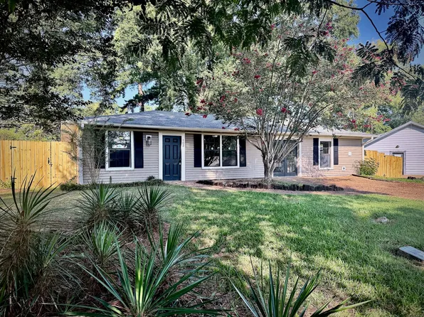 102 Channel Ln, Madison, MS 39110