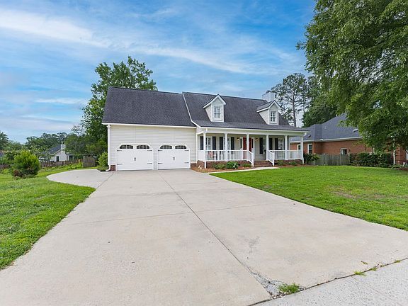 3rd image of 209 Water Crest Dr