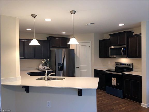 4th image of 104 Red Plum Ln #20-MOM
