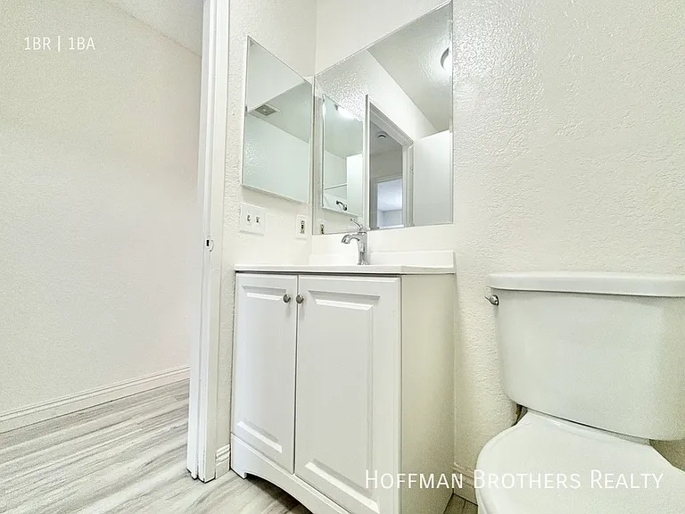 10346 Commerce Ave #19 — Photo 5
