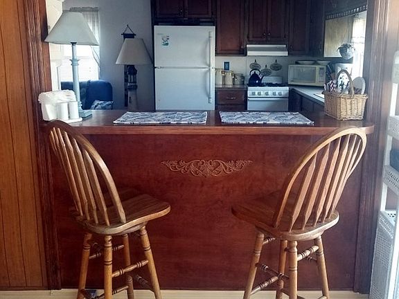 4th image of 240 Holly Dr #240