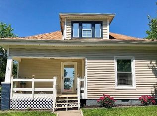 903 N 1st St, Clarksdale, MO 64430