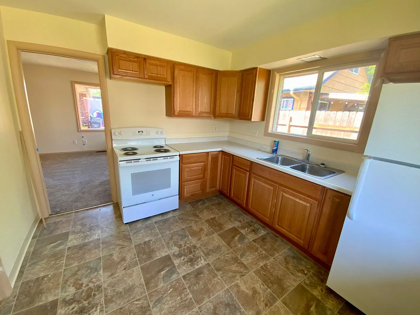 Nicely Renovated 2 bed, 1 bath Duplex with Off street Parking — Photo 4
