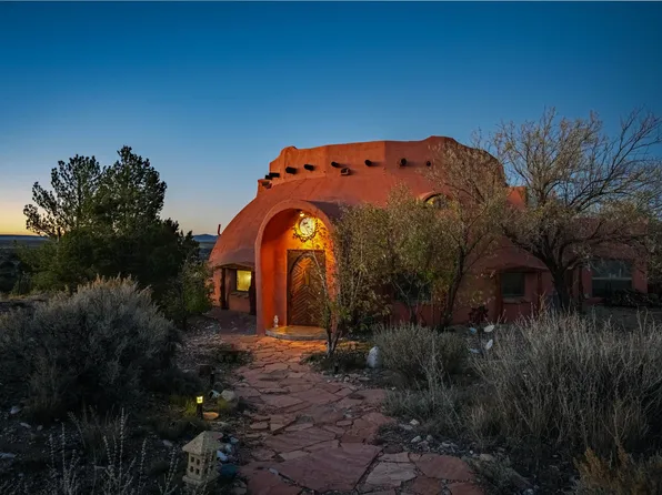 435 Tune Dr, El Prado, NM 87529