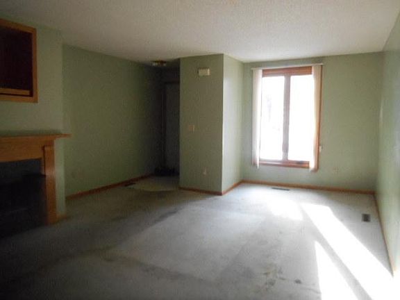 3rd image of 1588 Millpond Ct
