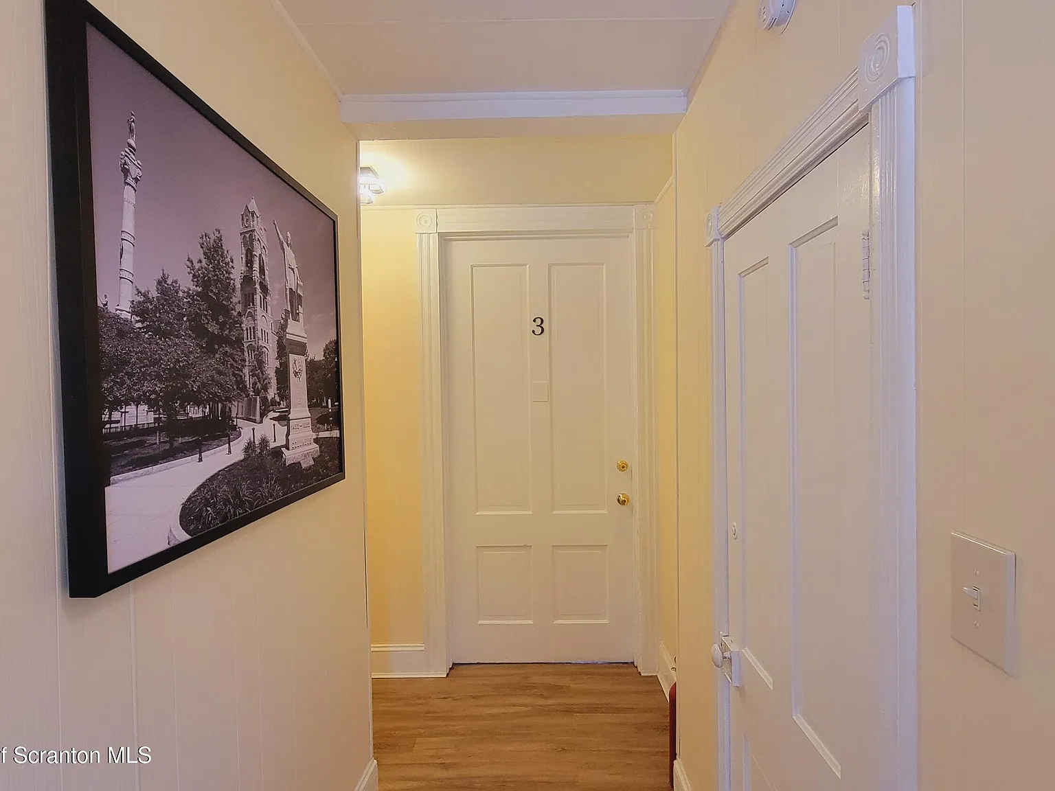 2 bed, 1.0 bath, 965 sqft, $1,350 — Photo 3