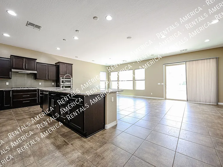 3325 E Coconino Dr — Photo 18