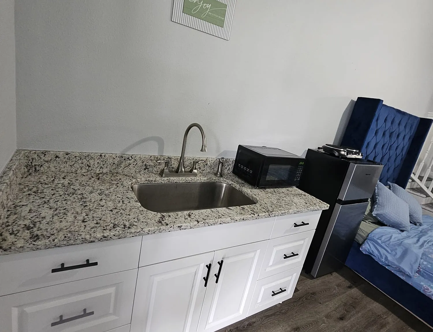 1 bed, 500 sqft, $990 — Photo 3