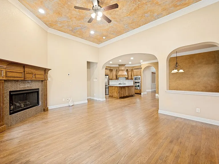 4046 E Hill Dr — Photo 7