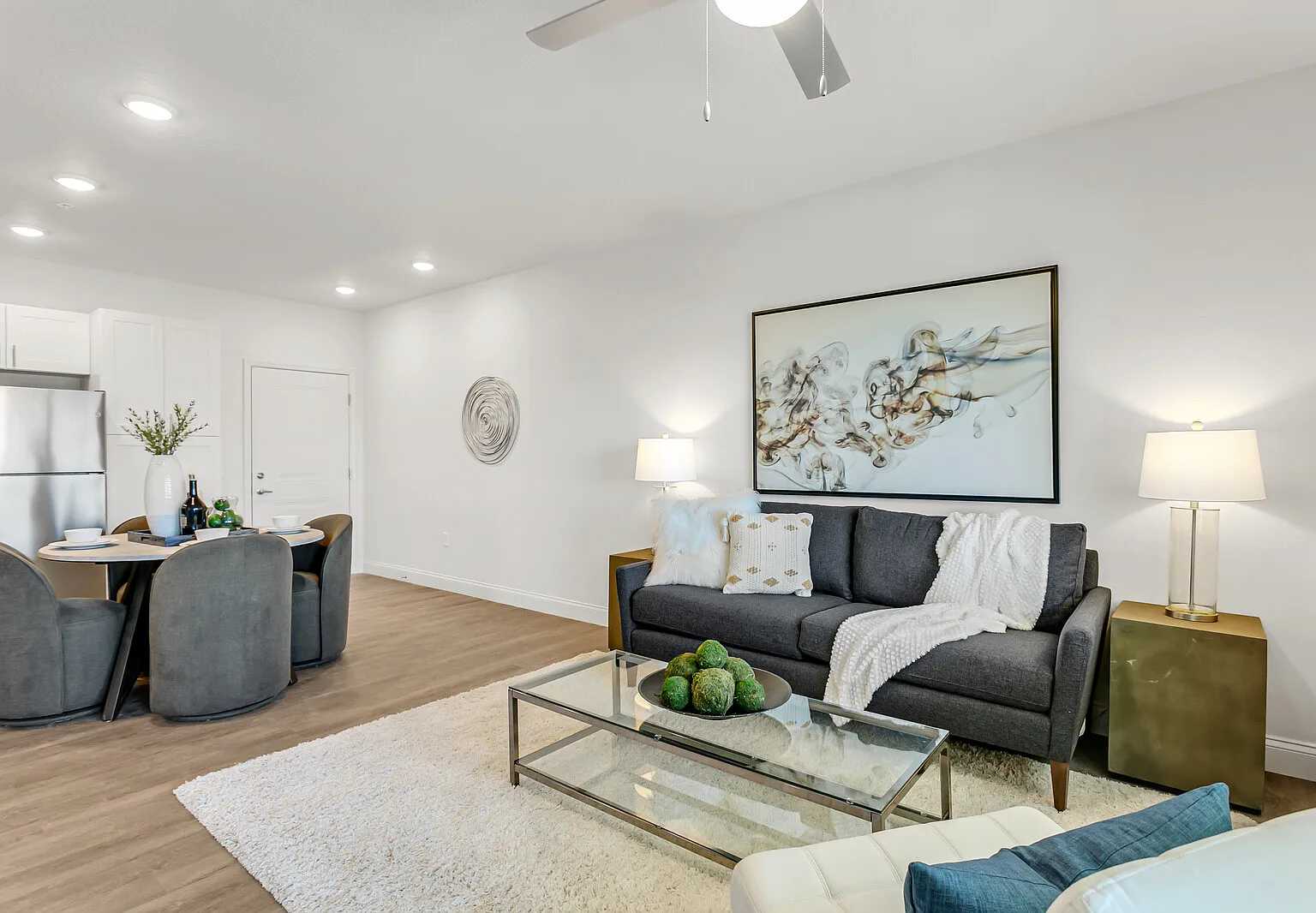 Grand Oak Apartments — Photo 2