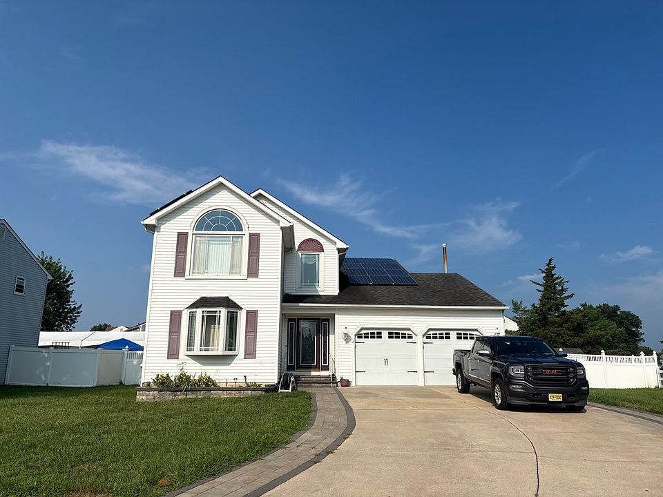 1st image of 2 Mercer Ln