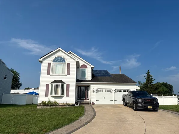 2 Mercer Ln, Sicklerville, NJ 08081