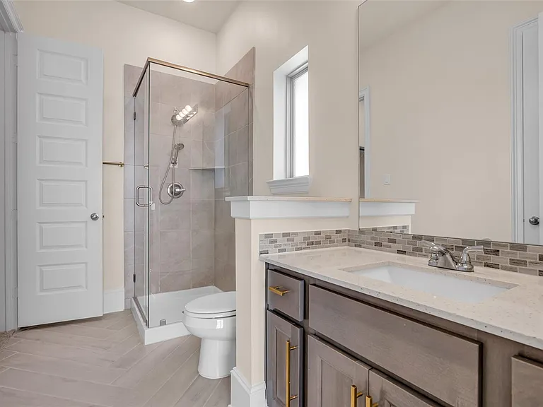 2718 Newbury Island Ln — Photo 23