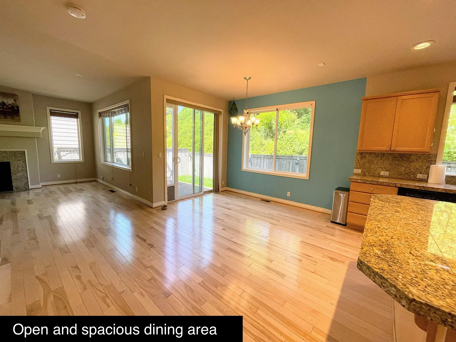 19214 NE 68th Way — Photo 3