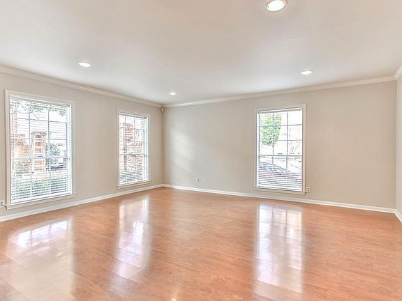5th image of 12634 Huntingwick Dr #133