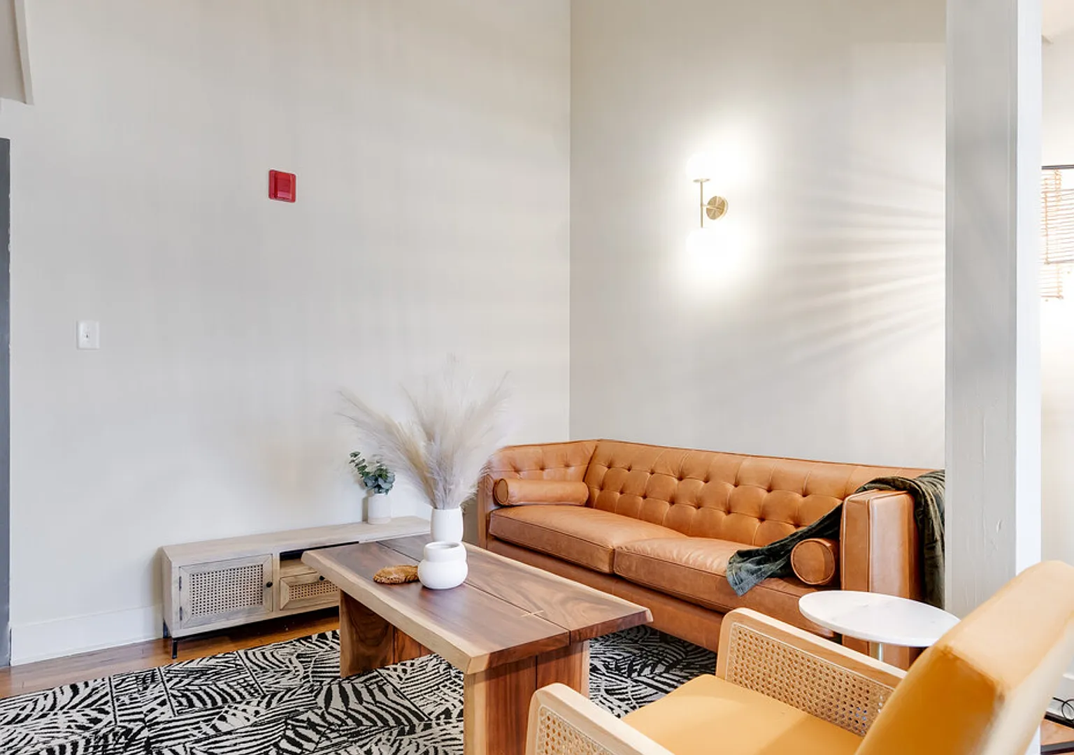 Mortons Apartments — Photo 2