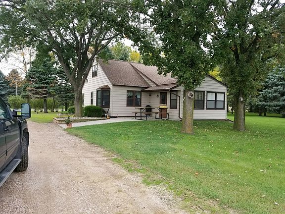 3rd image of 1405 County Road 9 NE