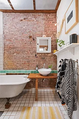 Rented by Sotheby's International Realty | media 18