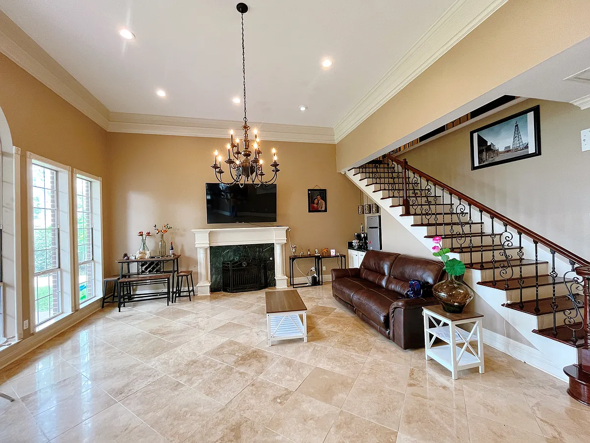 Building Photo - 4980 Littlewood Dr