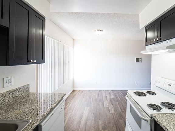 3rd image of 4878 Saratoga Ave APT 204