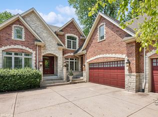 3938 Glendenning Rd, Downers Grove, IL 60515