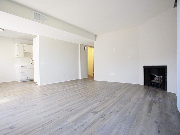 3rd image of 4247 Dixie Canyon Ave APT 201