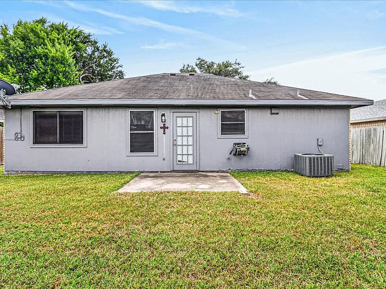 6810 Blue Skyway Dr — Photo 37