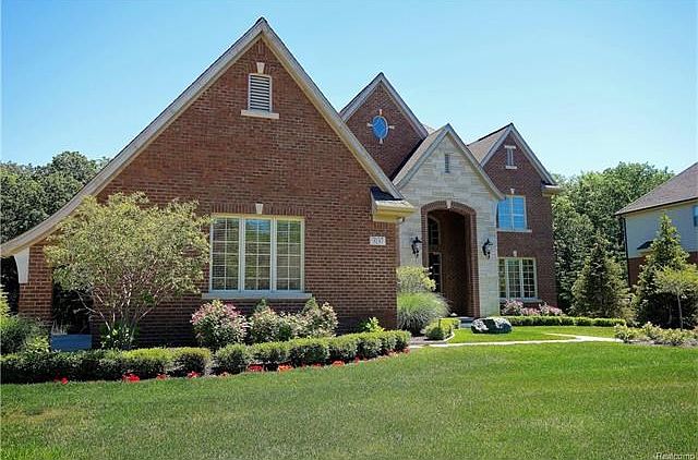 Beautiful home in desirable Oakland Hunt neighborhood.