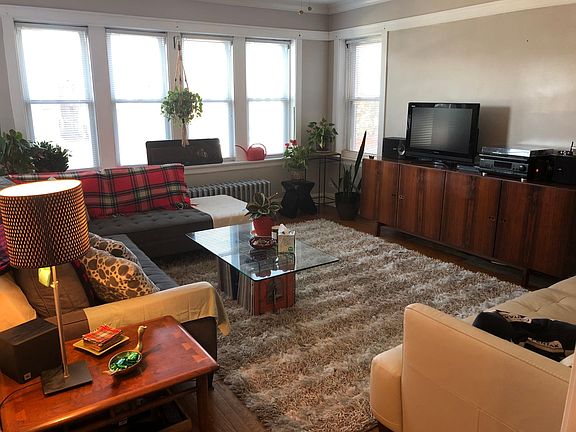 4th image of 2237 Scoville Ave Floor 1