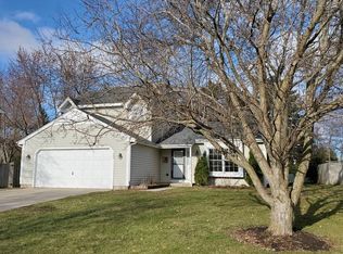 780 Covington Cir, Crystal Lake, IL 60014