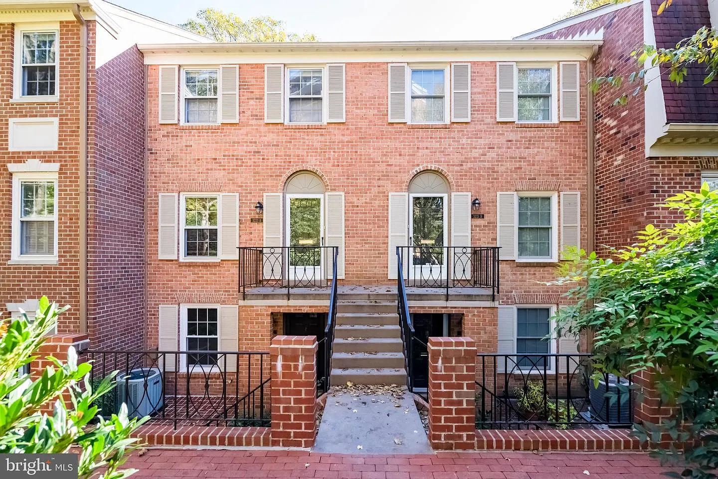 3221 Sutton Pl NW APT C photo 1