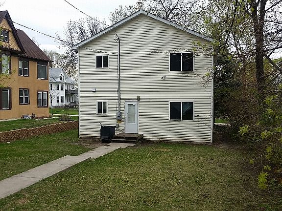 2nd image of 2407 Lyndale Ave N
