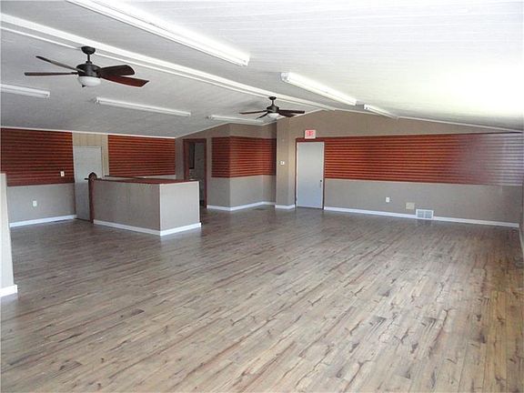 4th image of 4342 Latrobe St