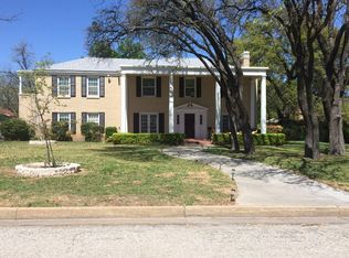 604 W 13th St, Brady, TX 76825