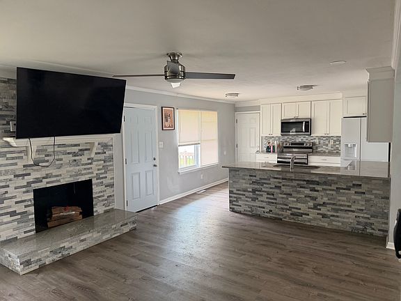 5th image of 2825 Holiday Point Dr