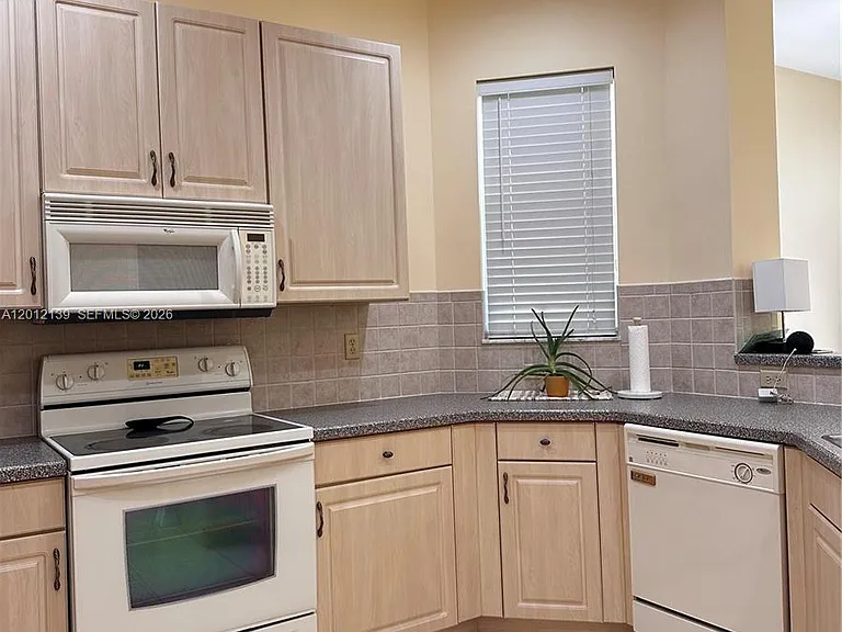 606 Mariner Bay Blvd — Photo 17