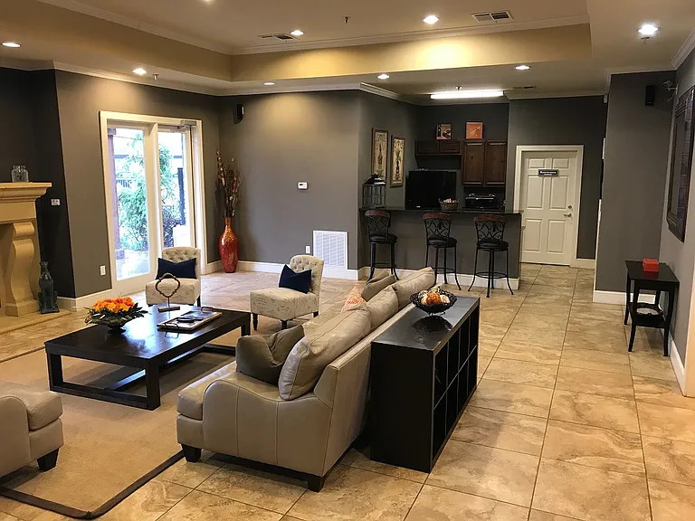 Tuscana Apartments — Photo 2