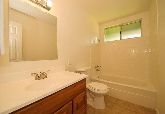 3rd image of 15-2708 Alamihi St