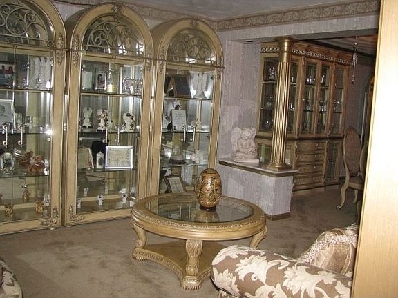 FORMAL LIVING ROOM