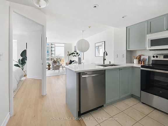 3rd image of 231 Fort York Blvd #1102