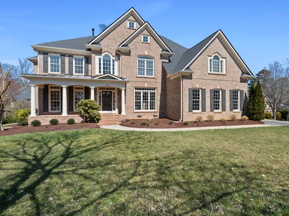 301 Highwood Pines Pl, Cary, NC 27519