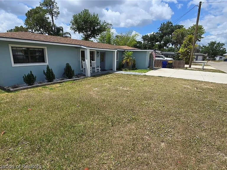 639 Killarney Dr — Photo 35