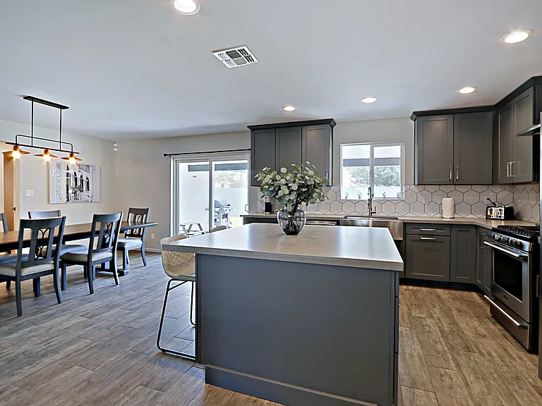 8301 E Meadowbrook Ave — Photo 26