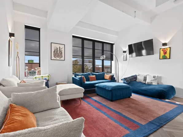 142 Charles Street image 2 of 13