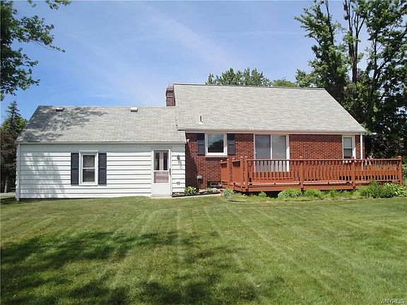 5th image of 4829 Meadow Ln