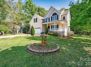 6208 Neptune Dr, Denver, NC 28037