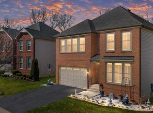24850 Somerby Dr, Chantilly, VA 20152